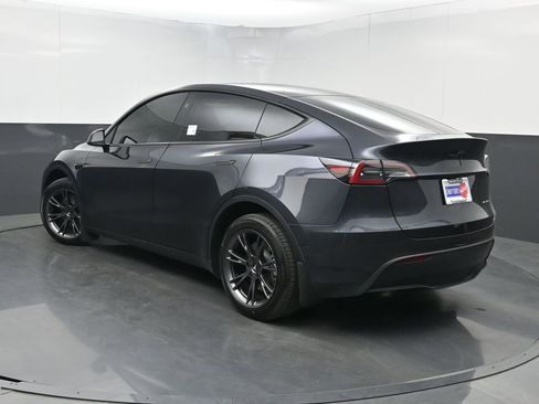 Used 2024 Tesla Model Y Long Range image 22
