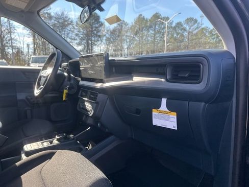New 2025 Ford Maverick XL image 33
