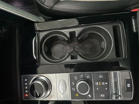 Used 2020 Land Rover Discovery HSE image 18