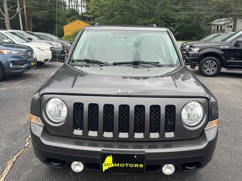 Used 2017 Jeep Patriot Latitude w/ Sun/Sound Group AWD/4WD image 14