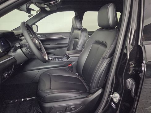 New 2026 Jeep Grand Cherokee L Limited RWD image 10