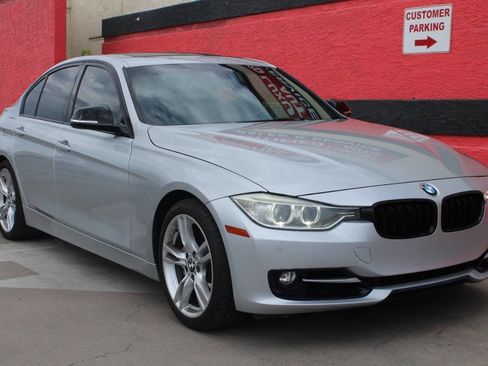 Used 2013 BMW 335i Sedan RWD image 3