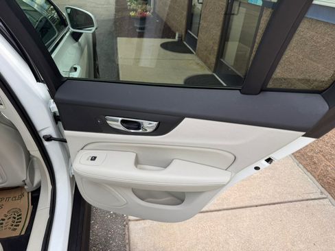 Used 2022 Volvo V60 T5 Cross Country AWD/4WD image 26