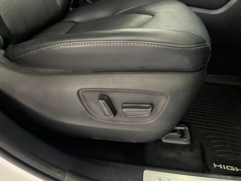 Used 2020 Toyota Highlander Limited AWD/4WD image 59