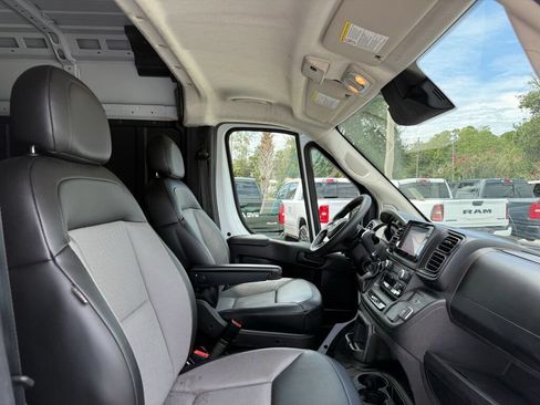 Used 2023 RAM ProMaster 2500 FWD image 11
