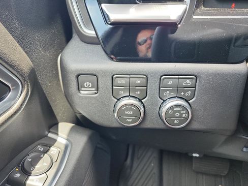 New 2026 GMC Sierra 2500 SLE w/ SLE Value Package; AWD/4WD image 20