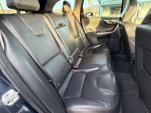 Used 2017 Volvo XC60 T5 Inscription image 16