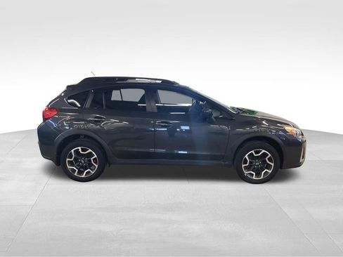 Used 2016 Subaru Crosstrek 2.0i Premium w/ Moonroof Package AWD/4WD image 5