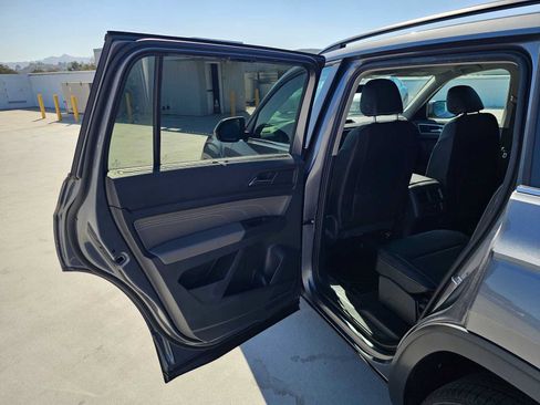Used 2022 Volkswagen Atlas SE FWD image 16