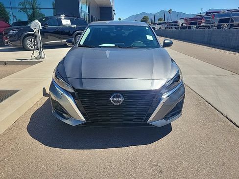 Used 2025 Nissan Altima 2.5 S FWD image 2