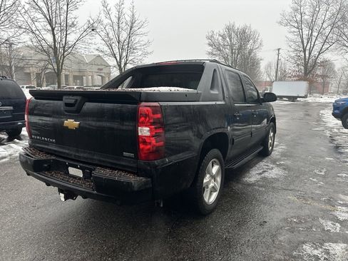 Used 2011 Chevrolet Avalanche LT w/ Luxury Package image 5