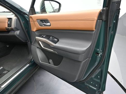 Used 2025 Nissan Pathfinder Platinum w/ Cargo Package AWD/4WD image 8