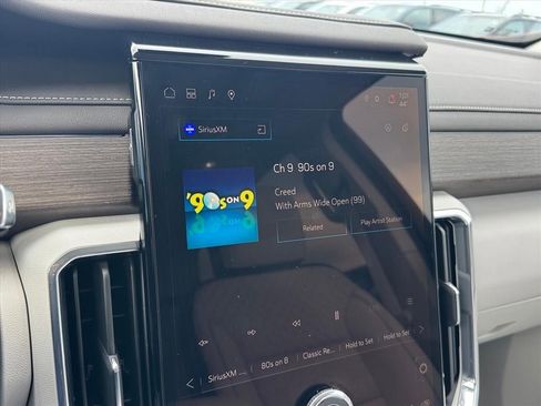 Used 2024 GMC Acadia Denali w/ Super Cruise Package image 15