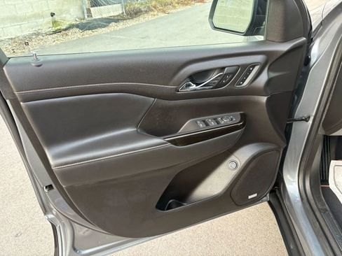 Used 2022 GMC Acadia AT4 w/ Technology Package image 11