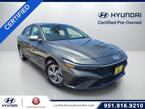 Used 2026 Hyundai Elantra SE FWD image 1