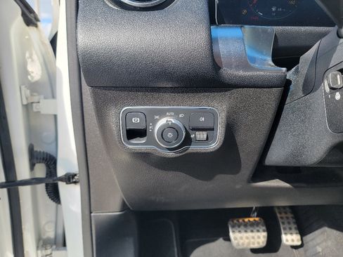 Used 2020 Mercedes-Benz GLB 250 4MATIC image 14