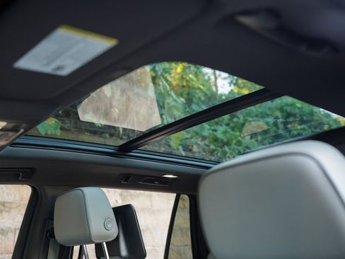 Used 2021 GMC Yukon SLT w/ SLT Premium Package image 37