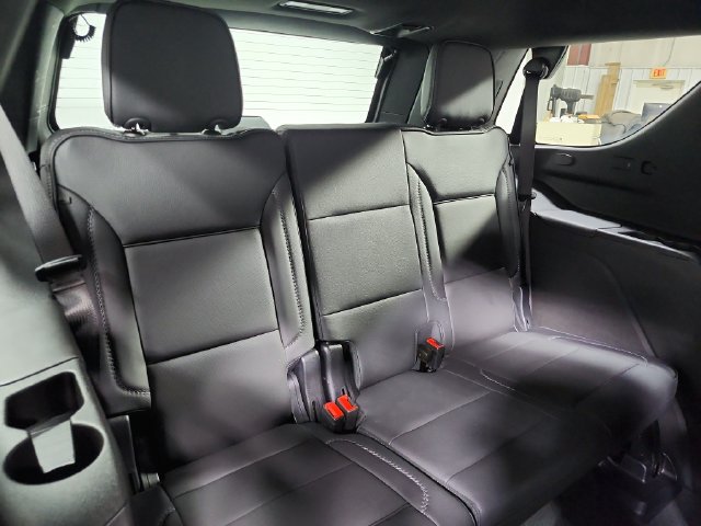 Used 2025 GMC Yukon Denali AWD/4WD image 42