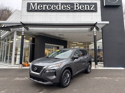 Used 2023 Nissan Rogue S image 1