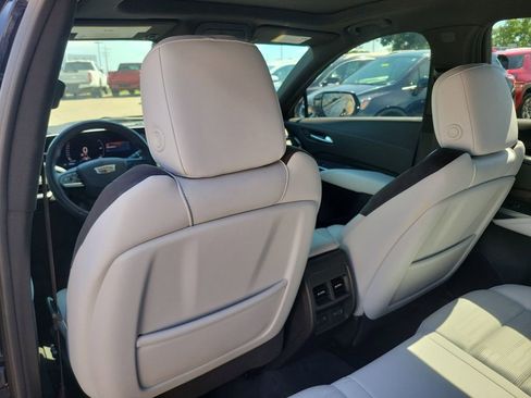 Used 2025 Cadillac XT4 Sport AWD/4WD image 15