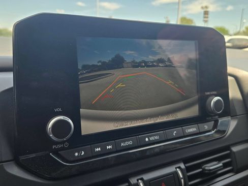 Used 2024 Nissan Pathfinder S FWD image 28