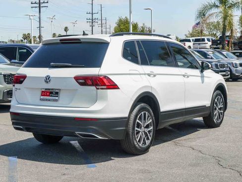 Used 2019 Volkswagen Tiguan SE w/ Panoramic Sunroof Package FWD image 4