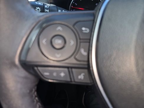 Used 2022 Toyota RAV4 XLE Premium image 29