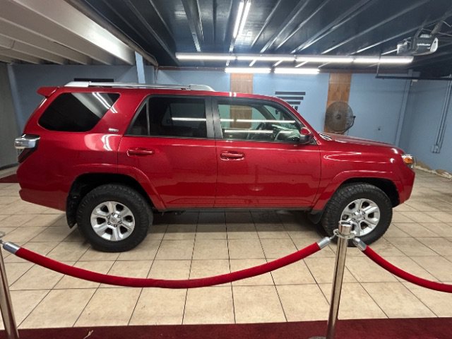 Used 2016 Toyota 4Runner SR5 AWD/4WD image 26