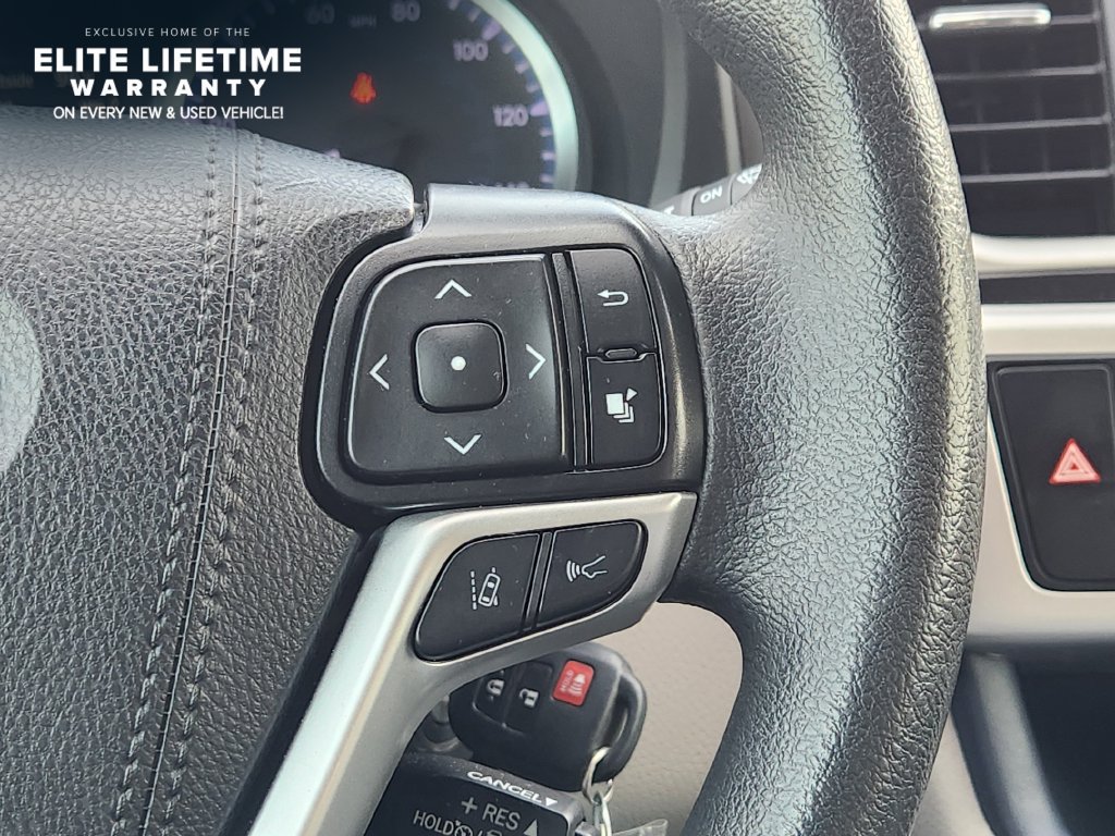 Used 2019 Toyota Highlander LE FWD image 27