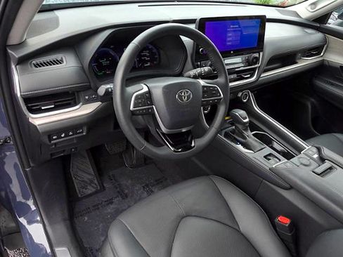 Certified 2025 Toyota Grand Highlander AWD Hybrid image 10