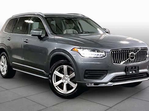 Used 2020 Volvo XC90 T6 Momentum w/ Protection Package Premier AWD/4WD image 3