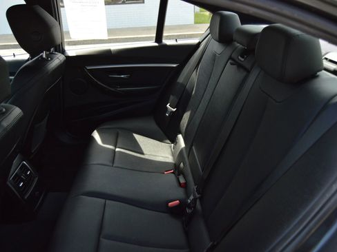 Used 2018 BMW 330i Sedan w/ Convenience Package RWD image 20