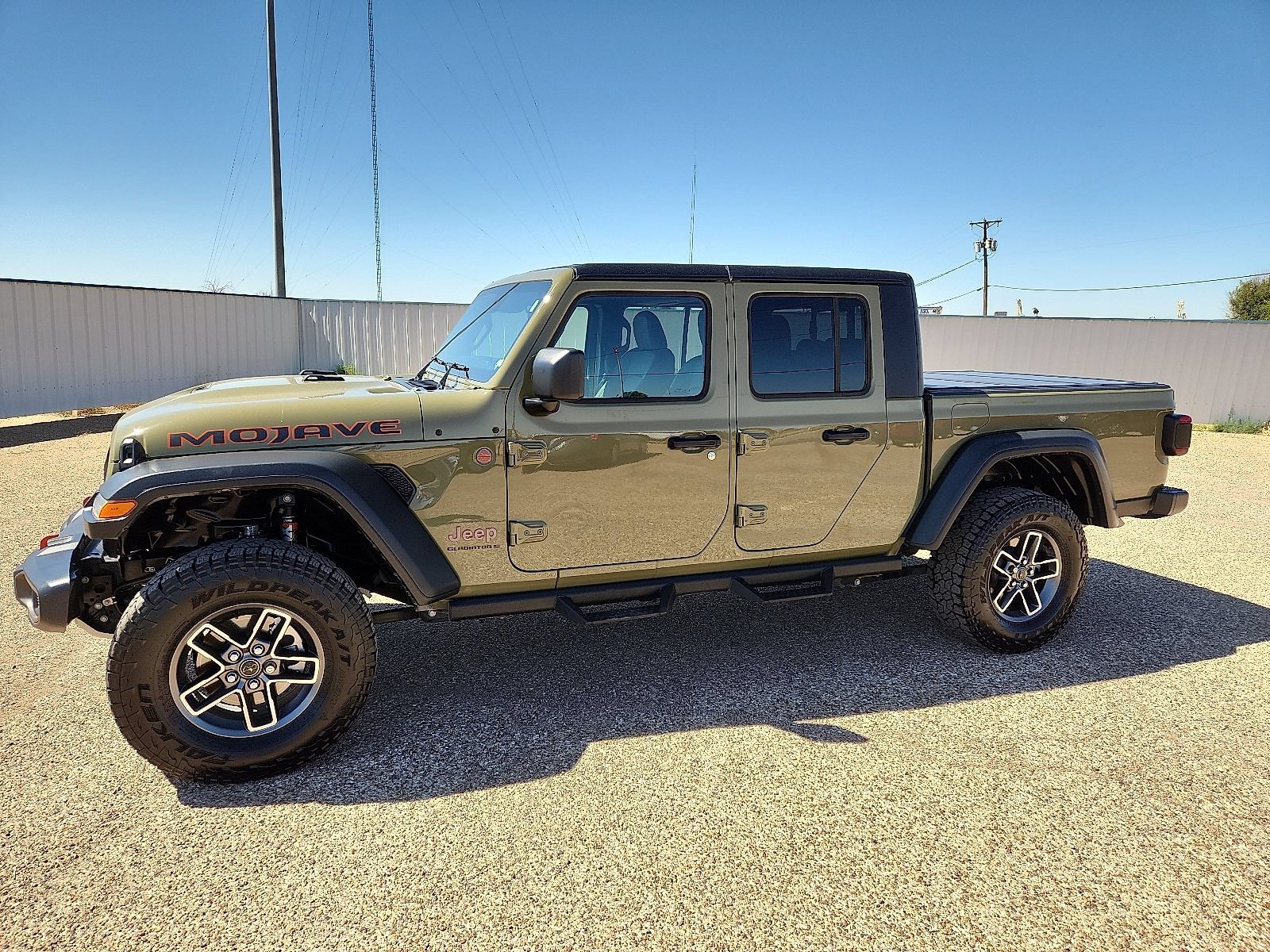 Used 2025 Jeep Gladiator Mojave w/ Safety Group AWD/4WD image 2