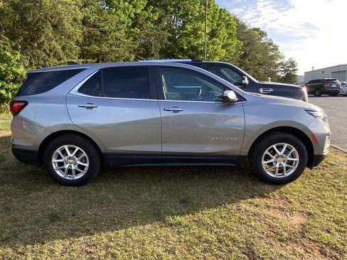 Used 2024 Chevrolet Equinox LT AWD/4WD image 4