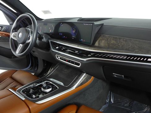 Certified 2023 BMW X7 M60i w/ Executive Package AWD/4WD image 13