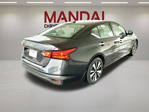 Used 2022 Nissan Altima 2.5 SV FWD image 5