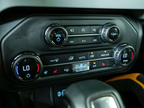 Used 2021 Ford Bronco Badlands AWD/4WD image 17