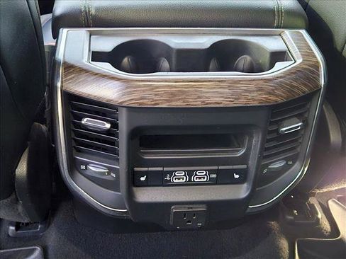 Used 2019 RAM 1500 Laramie AWD/4WD image 16