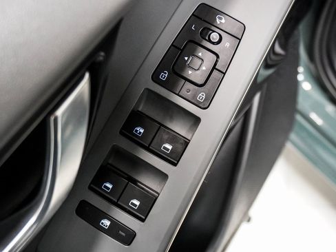 Used 2023 Kia Niro EX Touring image 24