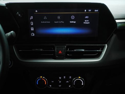 Used 2024 Chevrolet TrailBlazer LT w/ LT Cold Weather Package FWD image 15