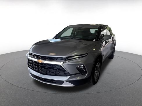 Used 2025 Chevrolet Blazer LT FWD image 6