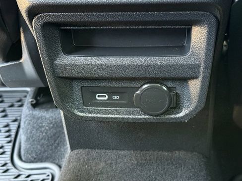 Used 2024 Volkswagen Tiguan SE R-Line AWD/4WD image 37