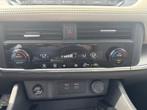 Used 2025 Nissan Rogue SV AWD/4WD image 11