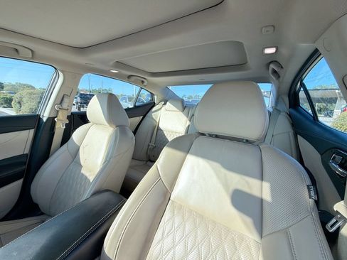 Used 2023 Nissan Maxima Platinum w/ Sport Mat Group FWD image 14