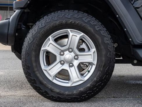 Used 2022 Jeep Wrangler Unlimited Sport w/ Sun And Sound Package AWD/4WD image 30