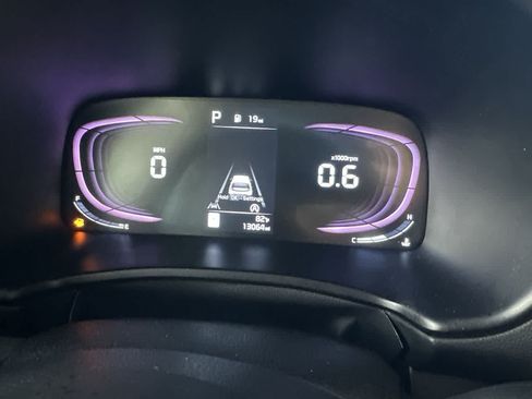 Used 2025 Kia Soul LX w/ LX Technology Package FWD image 16