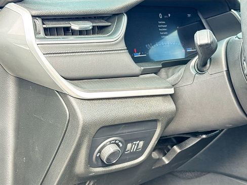 Used 2023 Jeep Grand Cherokee L Laredo image 11