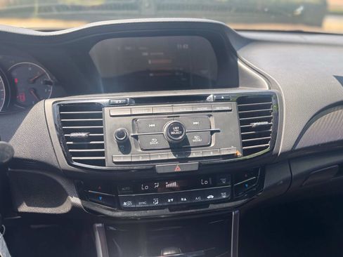 Used 2017 Honda Accord Sport image 14