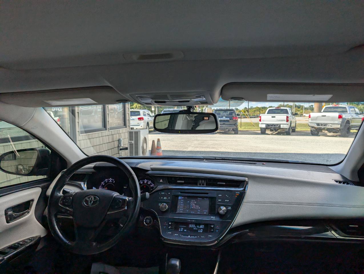 Used 2014 Toyota Avalon XLE Premium FWD image 22