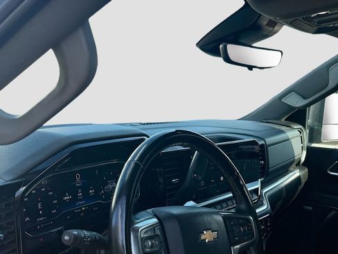 Used 2024 Chevrolet Silverado 2500 LTZ w/ LTZ Premium Package AWD/4WD image 9
